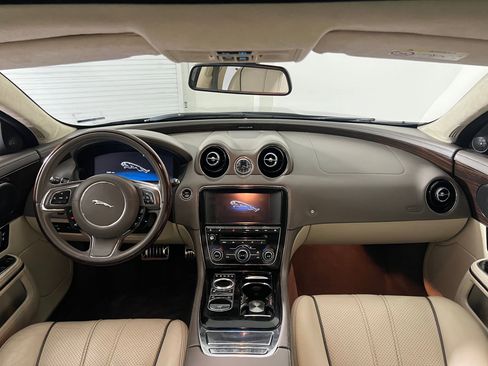 Used 2015 Jaguar XJ L Portfolio image 15