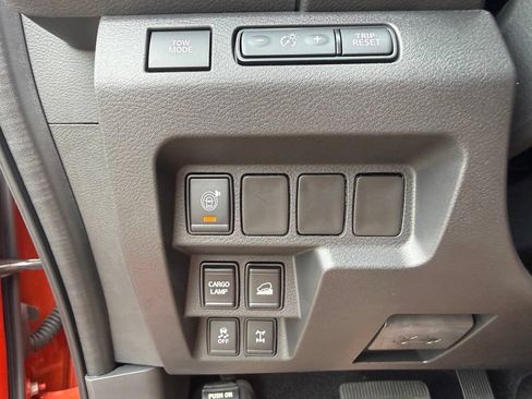 Certified 2025 Nissan Frontier PRO-4X w/ Interior Protection Package AWD/4WD image 18