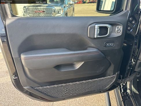 Used 2023 Jeep Wrangler Unlimited Rubicon w/ Cold Weather Group image 12