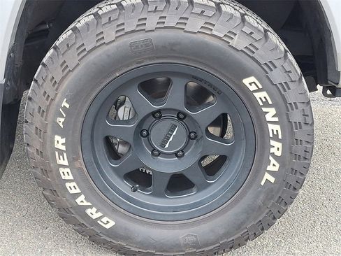 Used 2023 Toyota Tacoma TRD Sport image 9