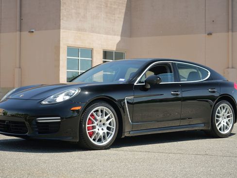 Used 2014 Porsche Panamera AWD/4WD image 2