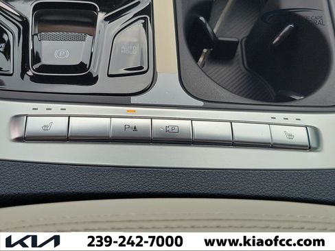 New 2026 Kia Carnival EX FWD image 28