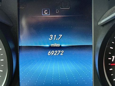 Used 2021 Mercedes-Benz GLC 300 w/ Premium Package image 15