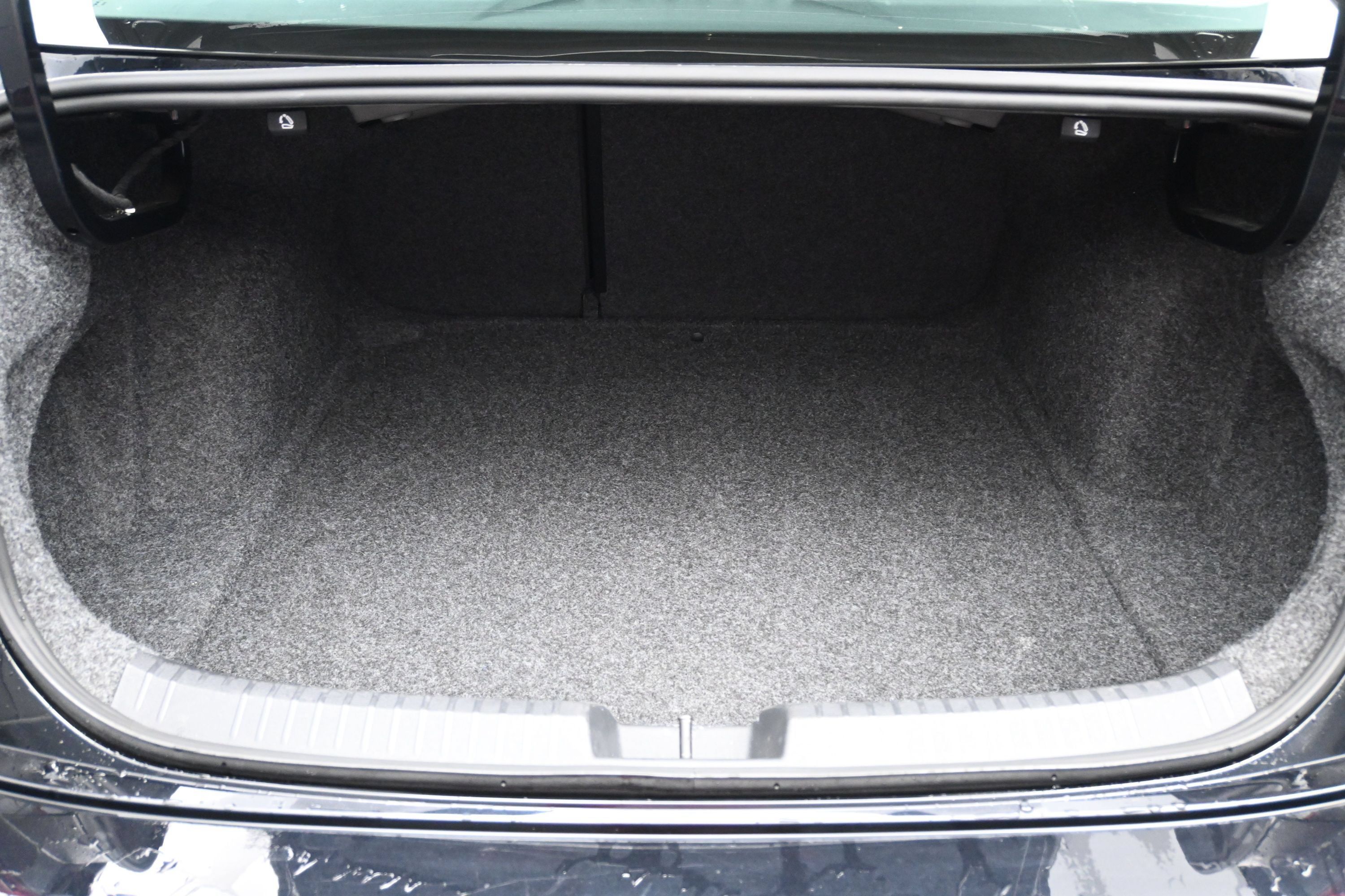 Used 2026 Volkswagen Jetta SE FWD image 20