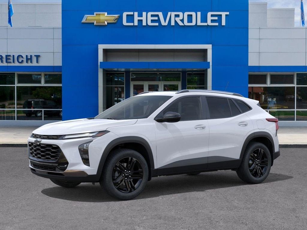 New 2026 Chevrolet Trax ACTIV w/ Sunroof Package FWD image 2