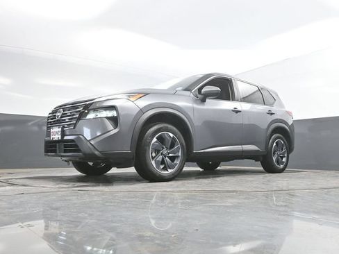 Used 2024 Nissan Rogue SV FWD image 49