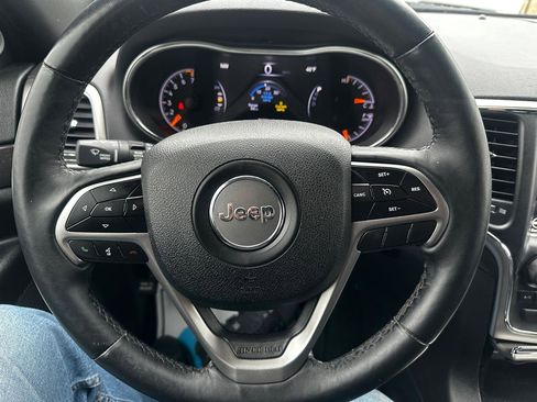 Used 2018 Jeep Grand Cherokee Altitude image 11
