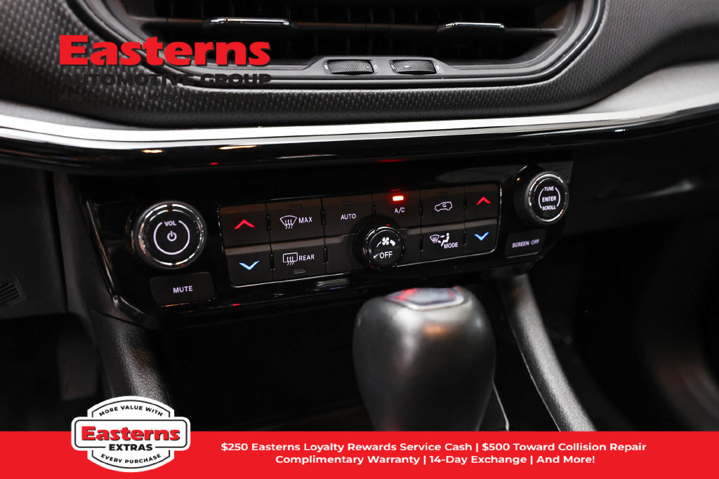 Used 2025 Jeep Compass Trailhawk AWD/4WD image 21