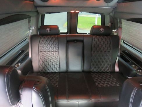 Used 2022 GMC Savana 2500 Extended image 8