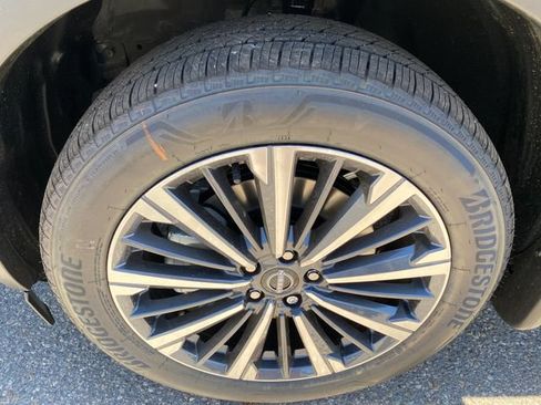 New 2026 Nissan Pathfinder Platinum AWD/4WD image 32