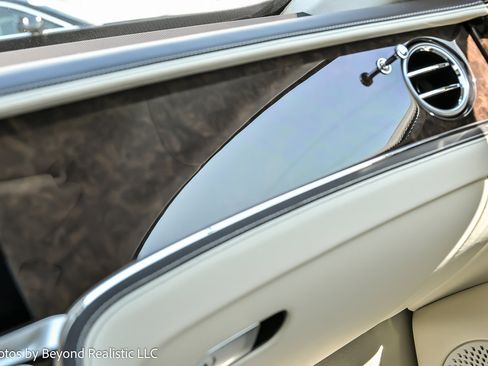 New 2026 Bentley Flying Spur Plug-In Hybrid image 49