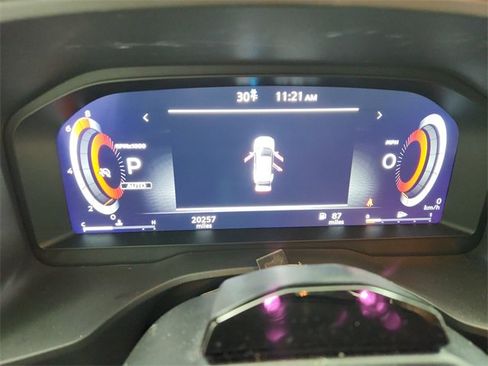 Used 2025 Nissan Rogue SL w/ Tech Package image 23