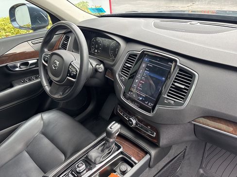 Used 2019 Volvo XC90 T5 Momentum w/ Multimedia Package image 22