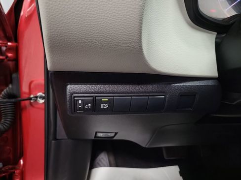 Used 2020 Toyota Corolla LE FWD image 21