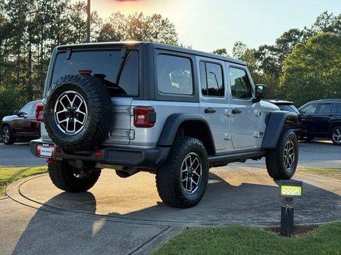 Used 2024 Jeep Wrangler Unlimited Rubicon w/ Technology Group AWD/4WD image 7