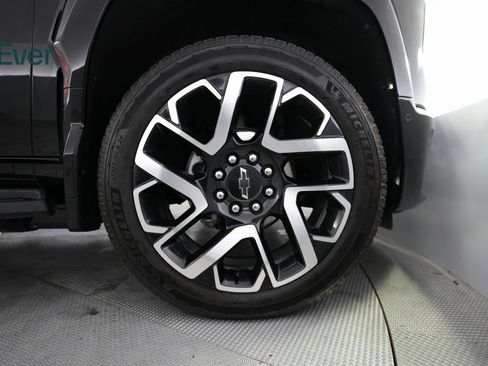 Used 2024 Chevrolet Silverado EV RST image 11