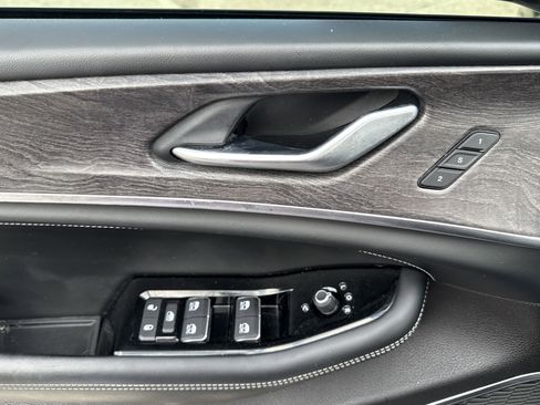 Used 2022 Jeep Grand Cherokee Overland image 11