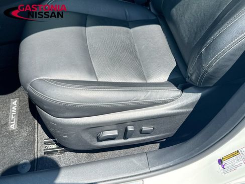 Used 2023 Nissan Altima 2.5 SL AWD/4WD image 25