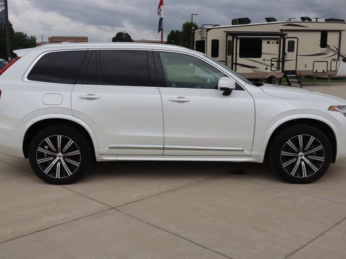 Used 2024 Volvo XC90 B5 Core w/ Protection Package Premier AWD/4WD image 4