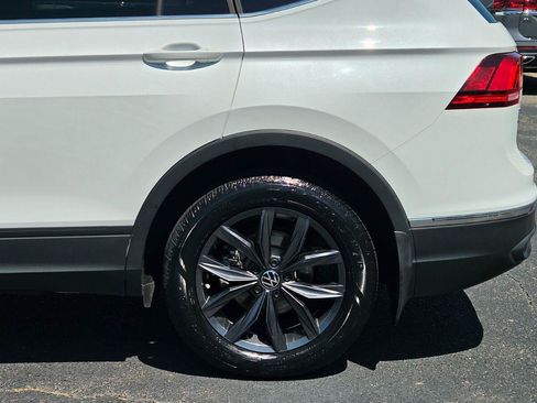 Certified 2023 Volkswagen Tiguan SE w/ Panoramic Sunroof Package FWD image 13