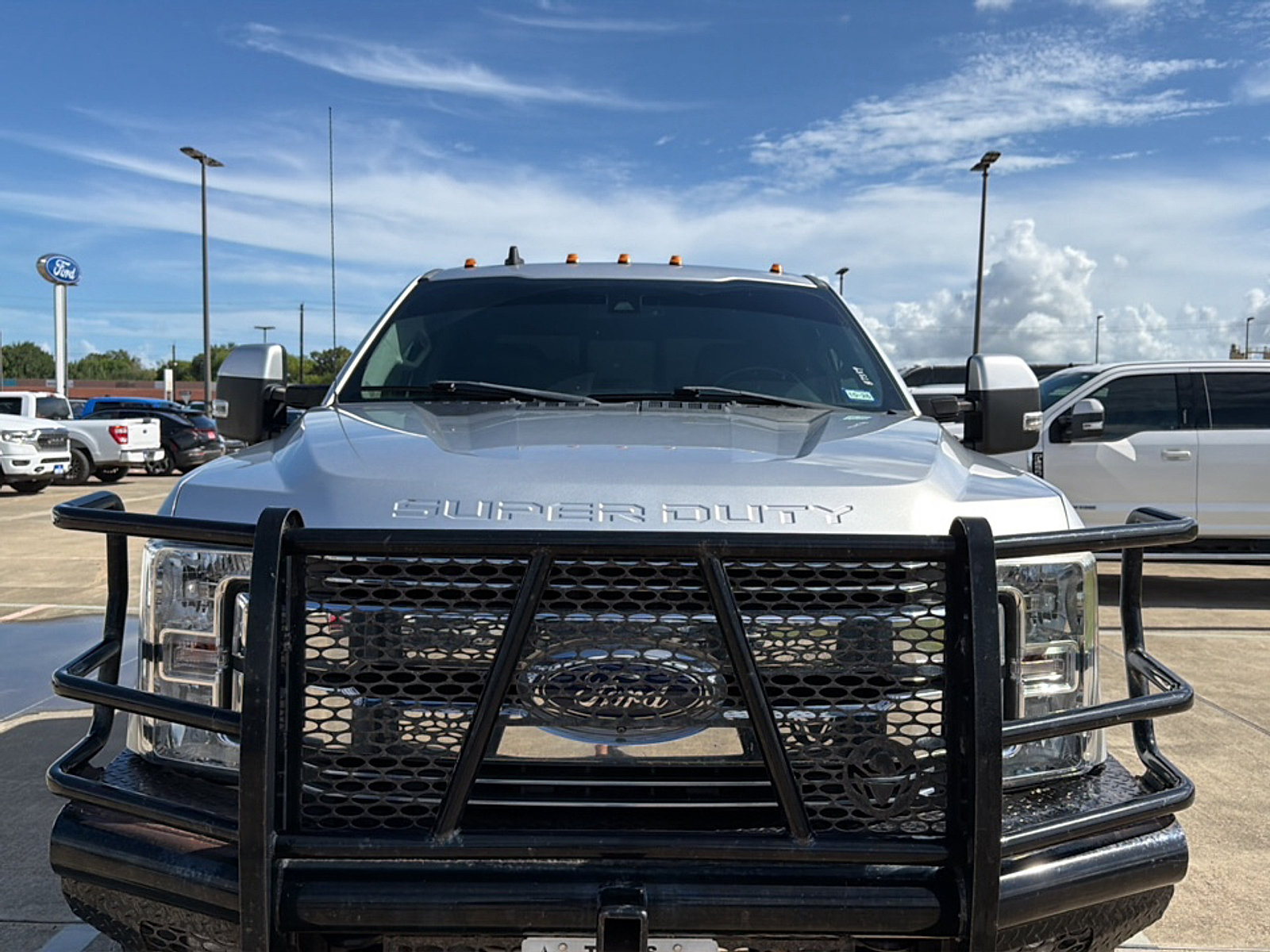 Used 2019 Ford F350 Lariat w/ Lariat Ultimate Package AWD/4WD image 2