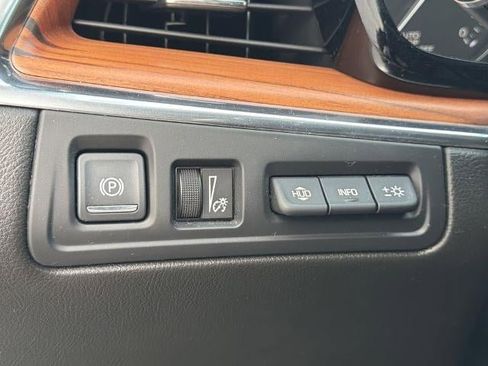 Used 2020 Cadillac XT5 Premium Luxury FWD image 35