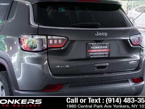 Used 2022 Jeep Compass Latitude AWD/4WD image 46
