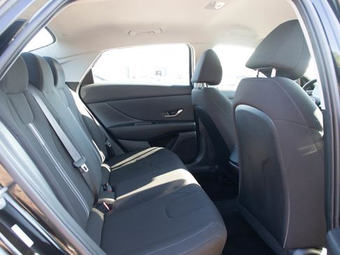 Used 2023 Hyundai Elantra SEL w/ Convenience Package FWD image 12