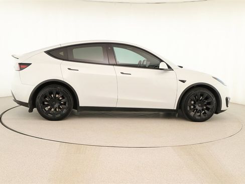 Used 2023 Tesla Model Y Long Range image 8