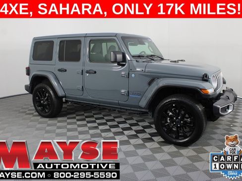 Used 2025 Jeep Wrangler Unlimited Sahara w/ Safety Group AWD/4WD image 1