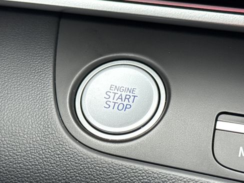 Used 2024 Hyundai Elantra SEL FWD image 29