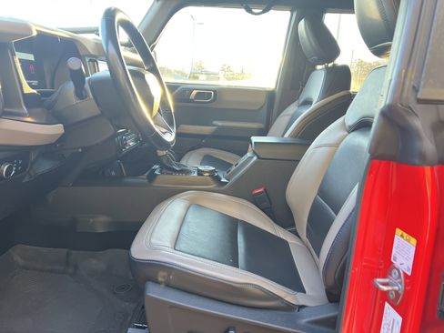 Used 2023 Ford Bronco Wildtrak image 16