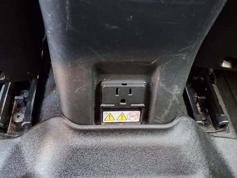 Used 2017 Jeep Renegade Limited FWD image 16