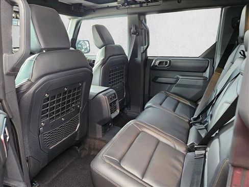 New 2025 Ford Bronco Badlands image 14