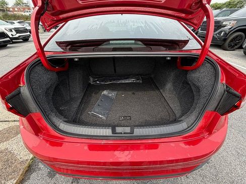 Used 2025 Volkswagen Jetta SE FWD image 16