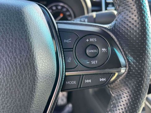 Used 2021 Toyota Avalon XSE image 18