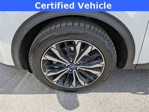 Certified 2022 Ford Escape SE w/ SE Sport Appearance Package image 28