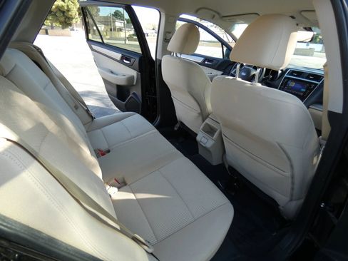 Used 2019 Subaru Outback 2.5i Premium image 24