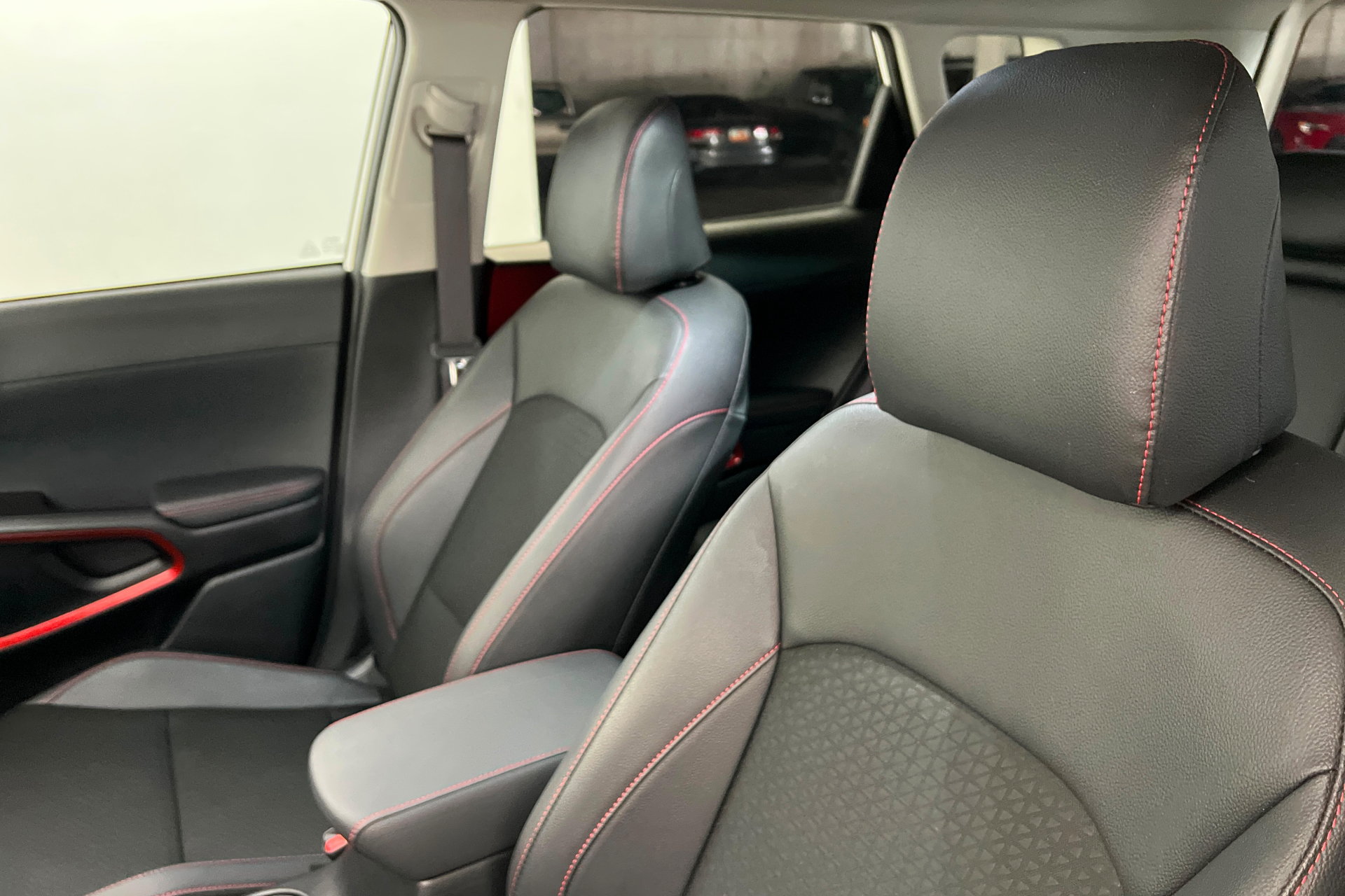 Used 2025 Kia Soul GT-Line w/ GT-Line Technology Package FWD image 17