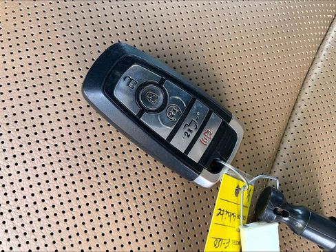 Used 2021 Ford F150 Lariat w/ Trailer Tow Package image 14