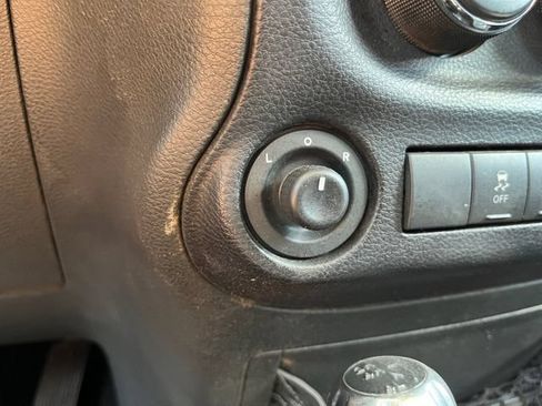 Used 2016 Jeep Wrangler Unlimited Sport AWD/4WD image 27
