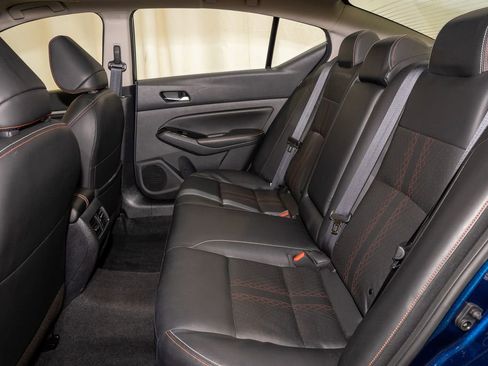 Certified 2023 Nissan Altima 2.0 SR image 8