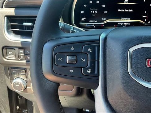 Used 2023 GMC Yukon SLT w/ SLT Premium Package AWD/4WD image 11
