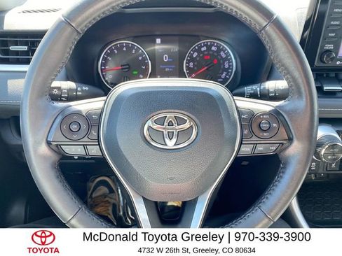 Used 2022 Toyota RAV4 XLE Premium image 14