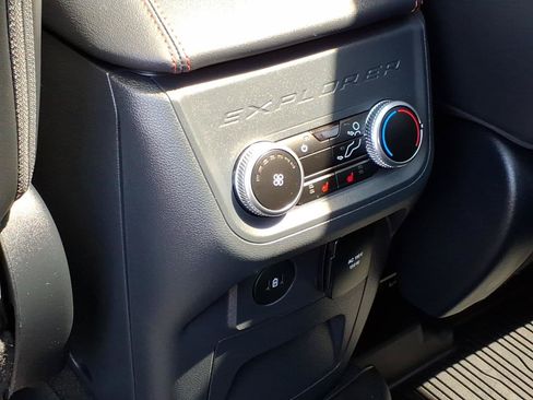 Certified 2025 Ford Explorer ST-Line w/ Premium Package AWD/4WD image 26