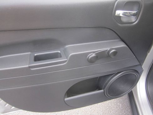 Used 2016 Jeep Patriot Sport FWD image 11