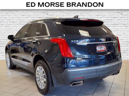 Used 2017 Cadillac XT5 FWD image 3