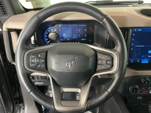 Used 2022 Ford Bronco Wildtrak image 18