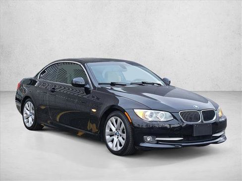 Used 2011 BMW 328i Convertible image 3