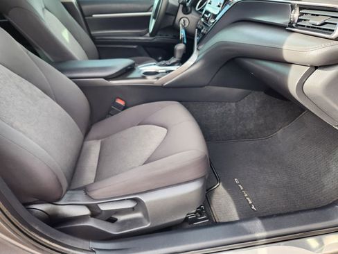 Used 2022 Toyota Camry LE image 17